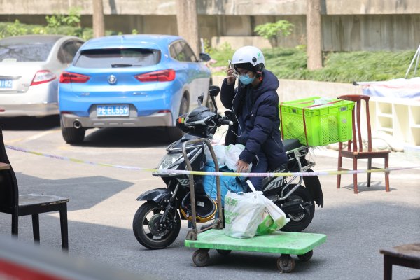 公赢网配资 “二选一”点燃美团京东战火，“借”外卖“争”即时零售